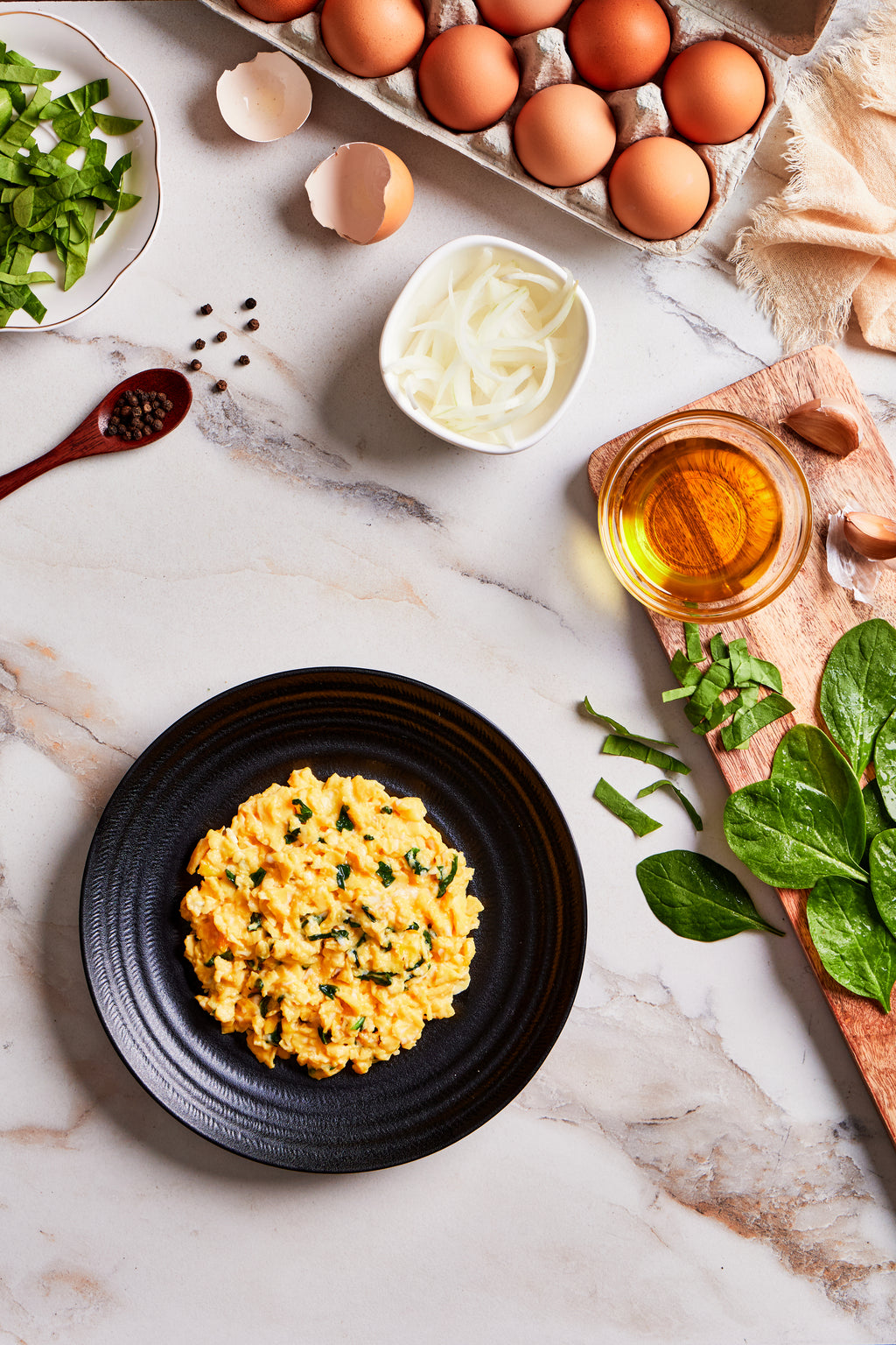 9x SCRAMBLED EGGS WITH CREAMY SPINACH 🌱