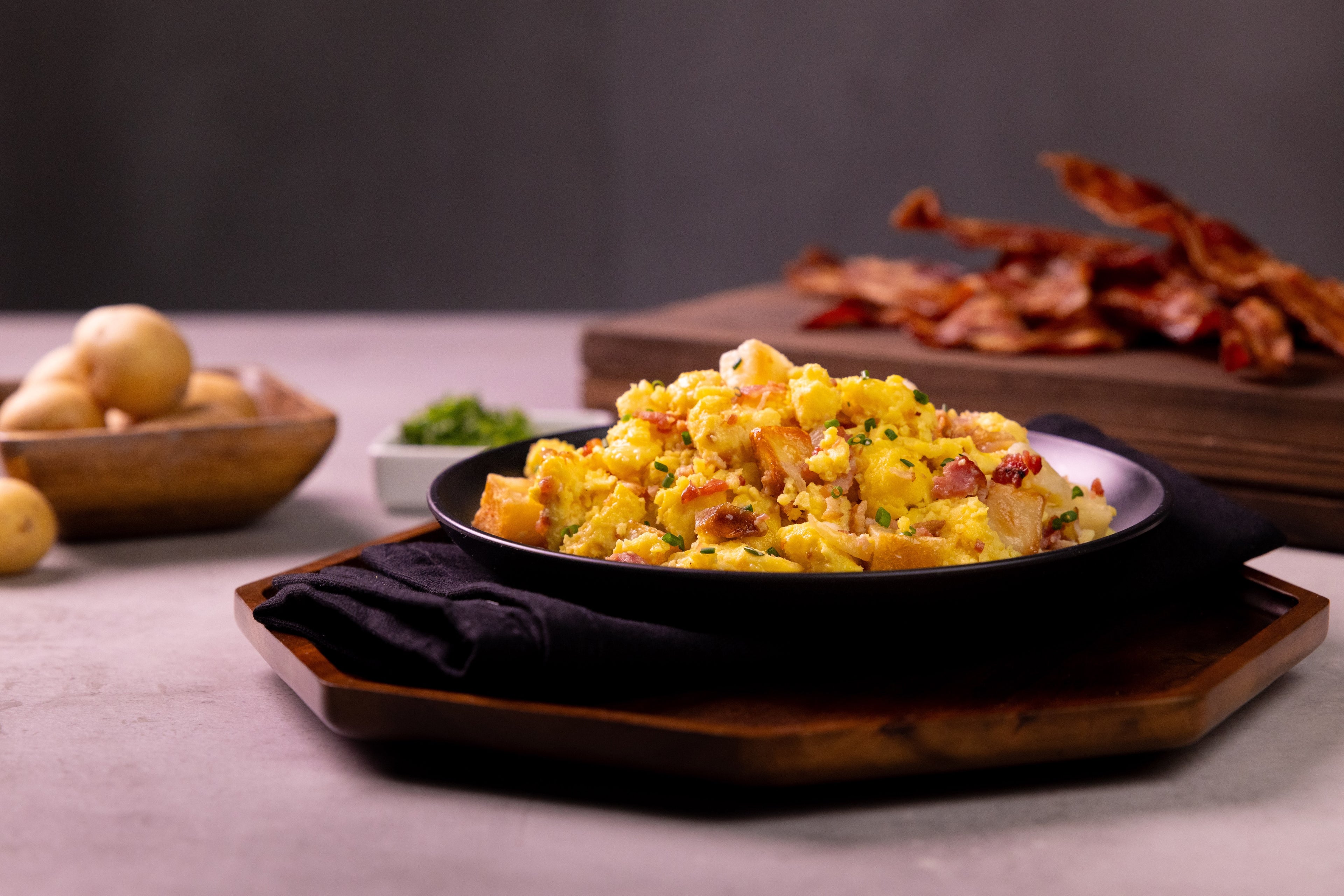 9 x SCRAMBLED EGGS WITH BACON & POTATOES 🐖