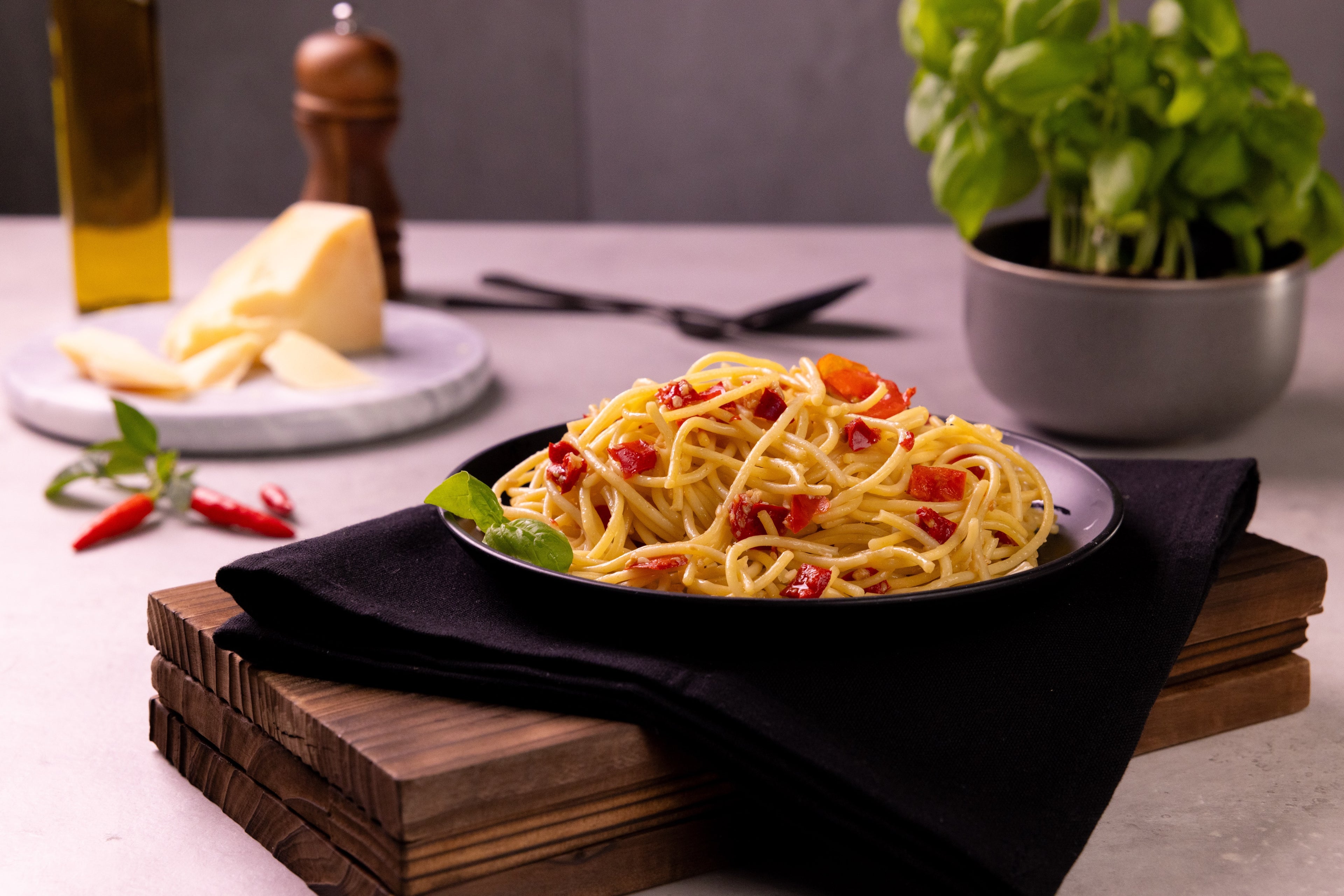 9 X SPAGHETTI AGLIO & OLIO WITH SHRIMP 🍤