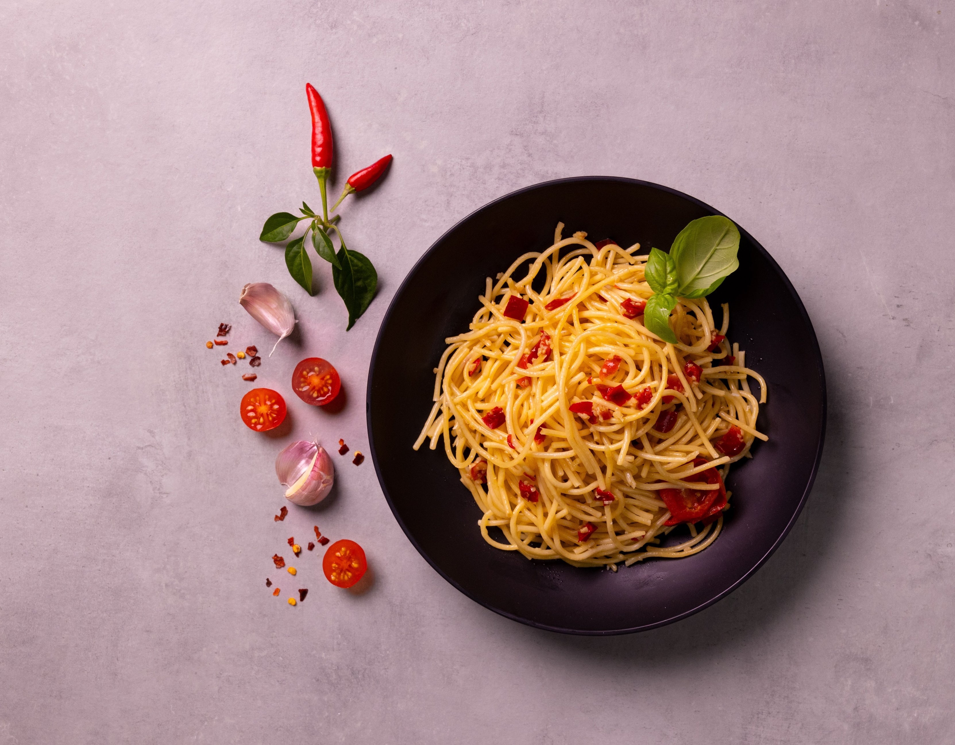 9 X SPAGHETTI AGLIO & OLIO  🌱